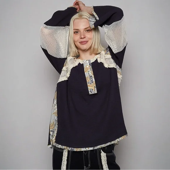 POL Round Neck Long Sleeve Double Gauze Top - Picture 2 of 7